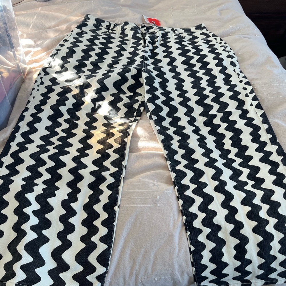 Zigzag Patterned Wide Leg Jean Pants